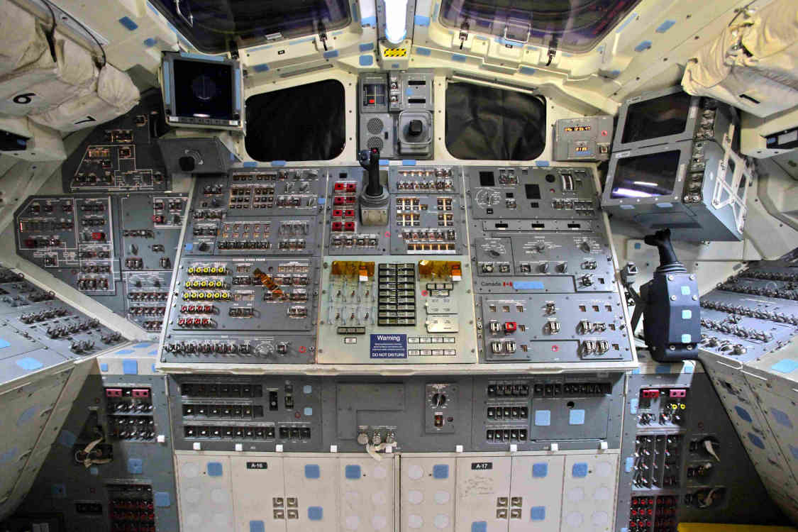 images my ideas 17/17 WC Steve Jurvetson Space_Shuttle_Endeavour's_Flight_Deck.jpg